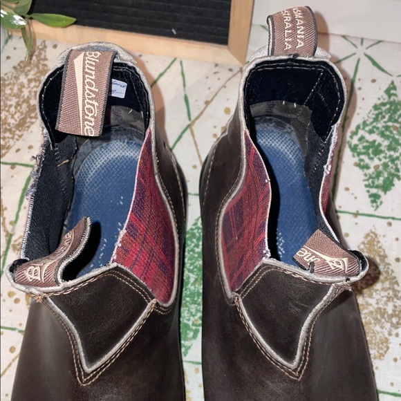 BLUNDSTONE BROWN LEATHER PULL ON BOOTS SZ 10 Plaid inserts - Picture 3 of 9